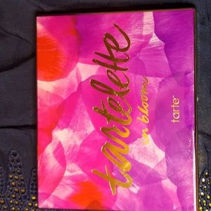Tarte Tartelette in bloom Eyeshadow palette